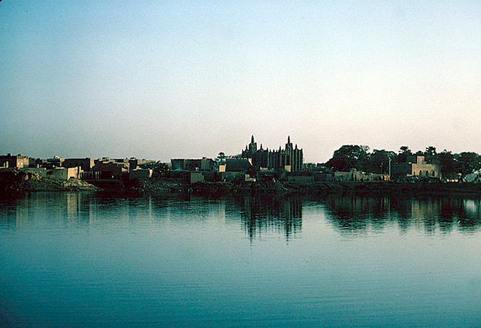 The Great Mosque, seen from across the river, in Mopti, Mali. Photo courtesy of Eliot Elisofon Photographic Archives