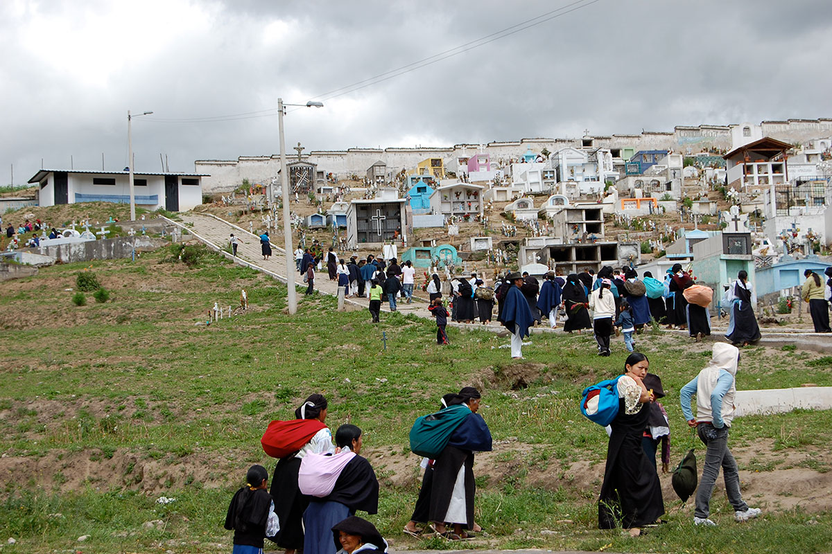A funeral procession to the Kichwa cemetery in Otavalo, Ecuador, July 2010. Photo by Jessie M. Vallejo