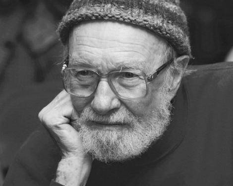 Pete Seeger at his home in Beacon, New York. November 3, 2005. Photo by Bruce Mondschain. Courtesy of Bruce Mondschain.
