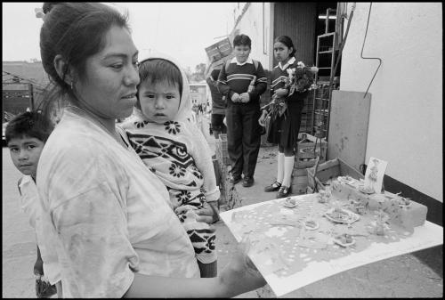 D&iacute;a de los Angelitos altar