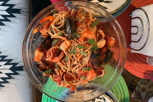 Fra diavolo (Italian American seafood pasta)