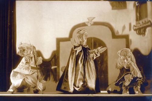 Modicot Yiddish puppet theater