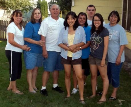 Kelley posing with her mother&rsquo;s side of the family in Grandview, Washington, 2011.