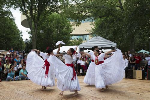 A Marinera dance school from Virginia performs on La Plaza.